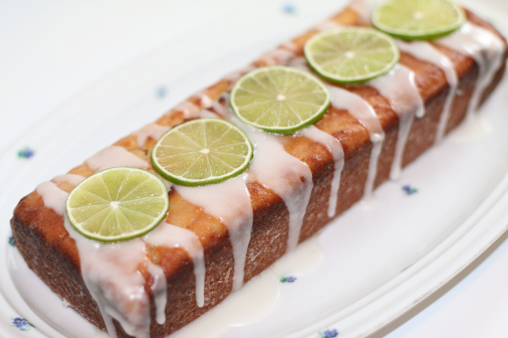 Še vedno se čudim, kako da je kolač tako lep.