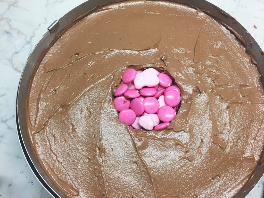 Tako so izgledali bonboni, preden jih je varno skril biskvit. ;)